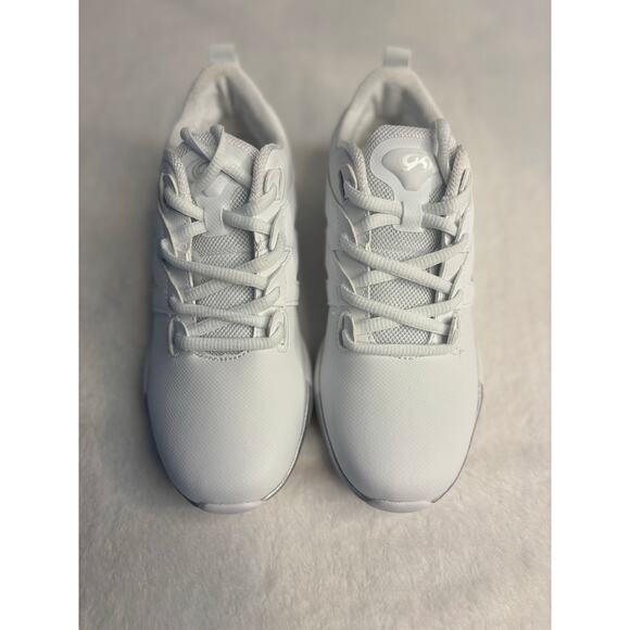 GK Kid’s Size 5.5 White Accent 2.0 Cheer Shoes NWOB - Picture 2 of 5